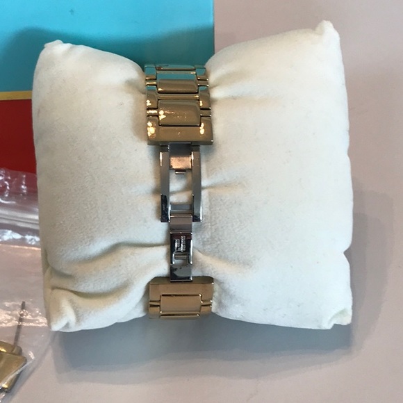 Host Pick *** KATE SPADE ladies quartz stainless steel watch w diamond bezel box - Picture 3 of 8